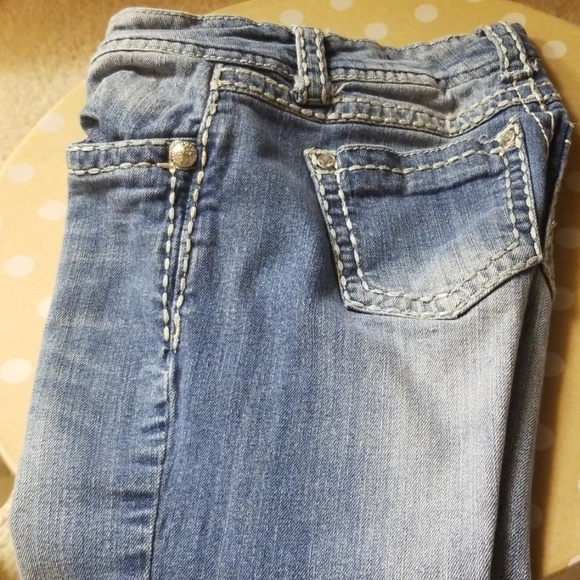 Suki sans Faded boot cut jeans petite 24 - Picture 2 of 8